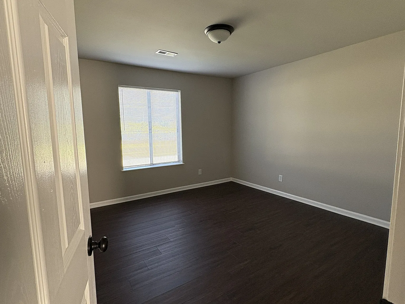2 bed, 900 sqft, $1,095 — Photo 3