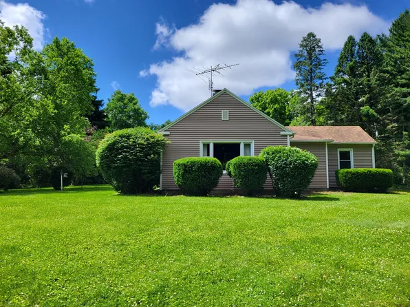 122 Orchard Ave, La Porte, IN 46350