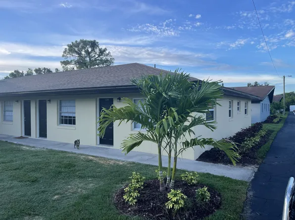 1208 Melody Ln, Sebring, FL 33872