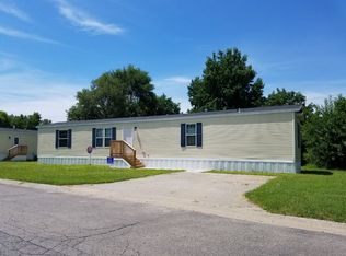 319 Osprey Dr, Granite City, IL 62040