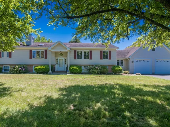 101 Stockbridge St, Hadley, MA 01035