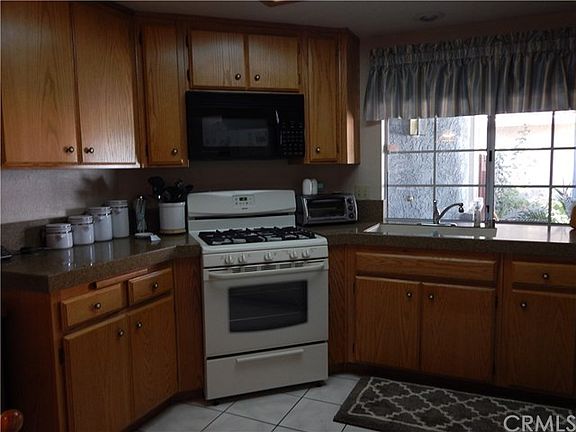 3rd image of 815 W Fruitvale Ave
