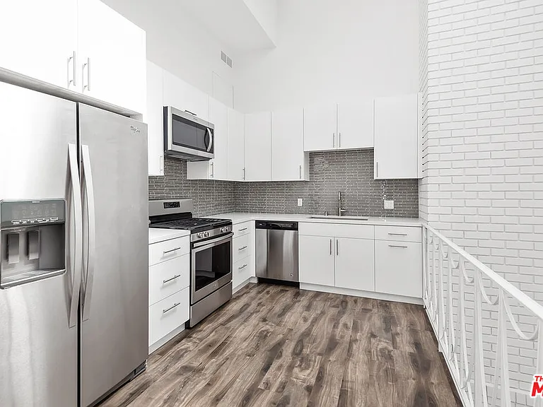 764 N Doheny Dr #2 — Photo 7