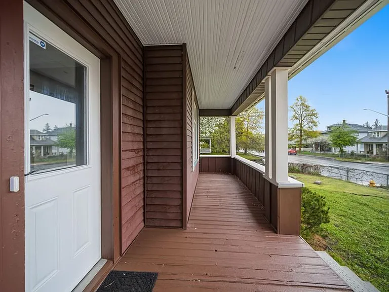 1123 E Indiana Ave — Photo 41