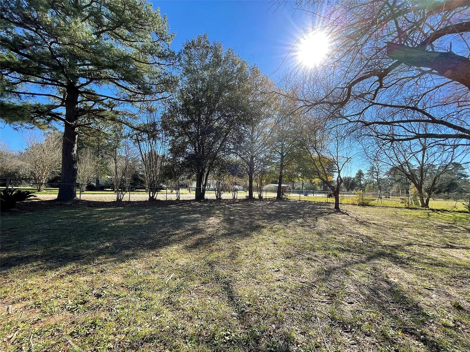 4 bed, 2.0 bath, 2280 sqft, $1,995 — Photo 4