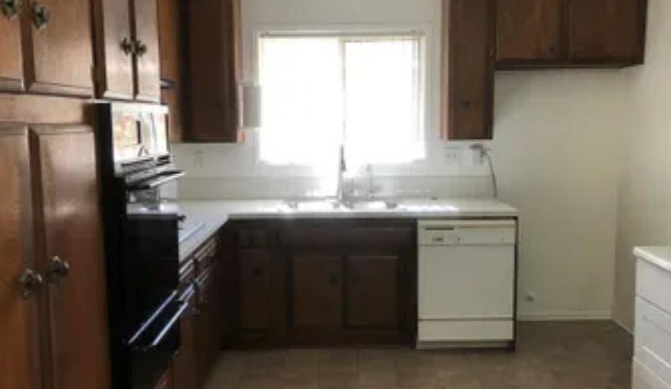 1st image of 12752 Olive St