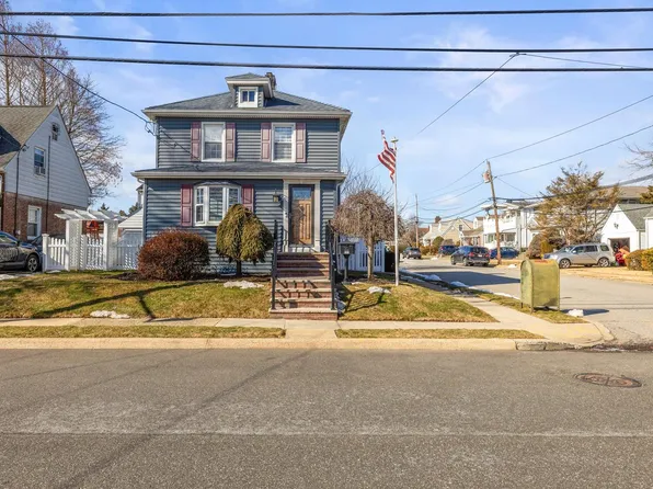 395 Nassau Boulevard, Mineola, NY 11501