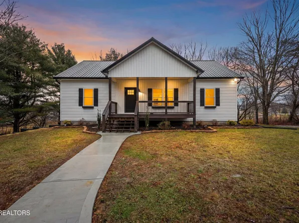 136 Log Ln, Jacksboro, TN 37757