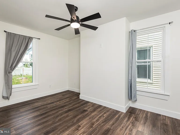 219 Willis St — Photo 12