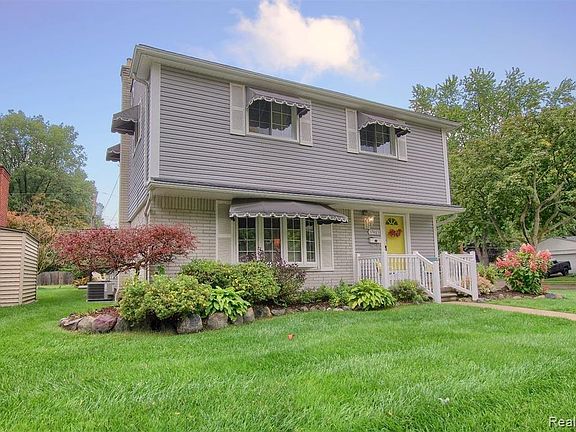 2nd image of 17465 Rexwood St