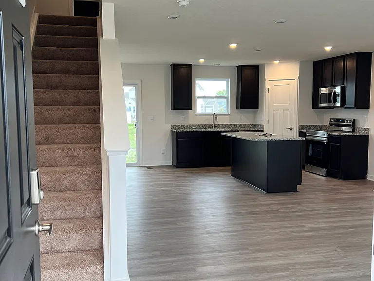 38 Hemingway Ave — Photo 6