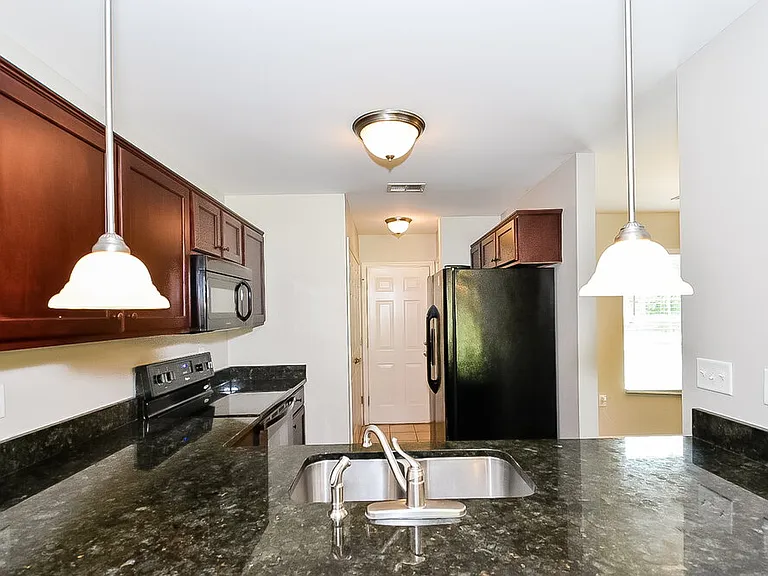4085 Colton Dr — Photo 7