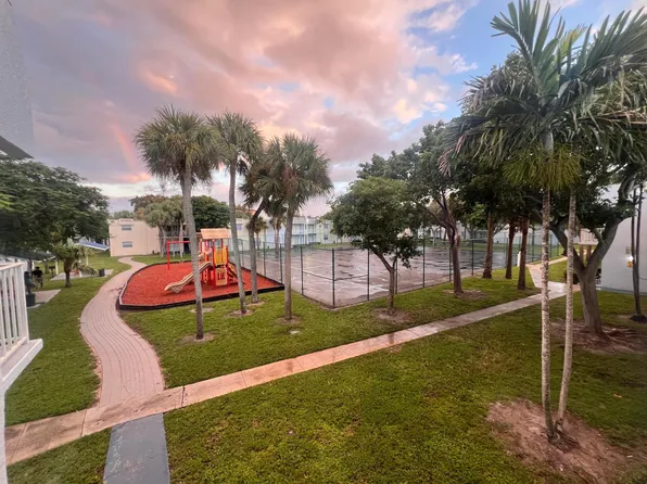 409 EXECUTIVE CENTER Drive #211, West Palm Beach, FL 33401