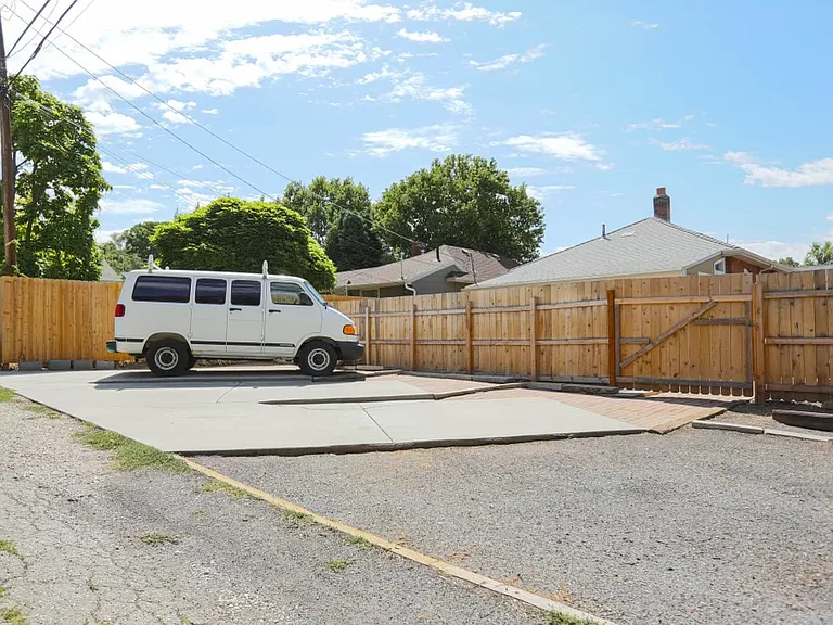 1203 E Roosevelt Ave — Photo 21