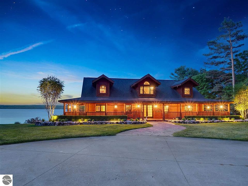 1897 Haywards Pine Trl, Kewadin, MI 49648 Zillow