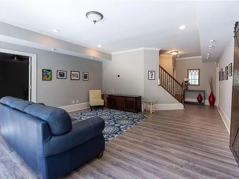 2360 Manor Creek Ct — Photo 54