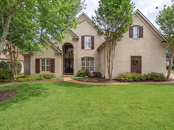 3rd image of 166 Ivy Brook Ln