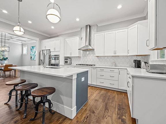 5th image of 3426 Dixon Rd
