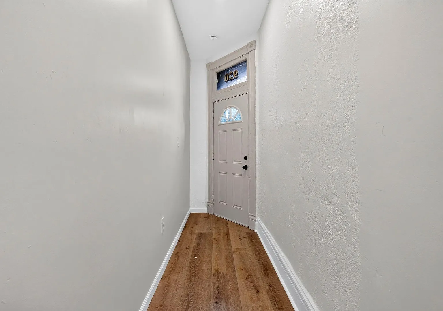920 Bates — Photo 2