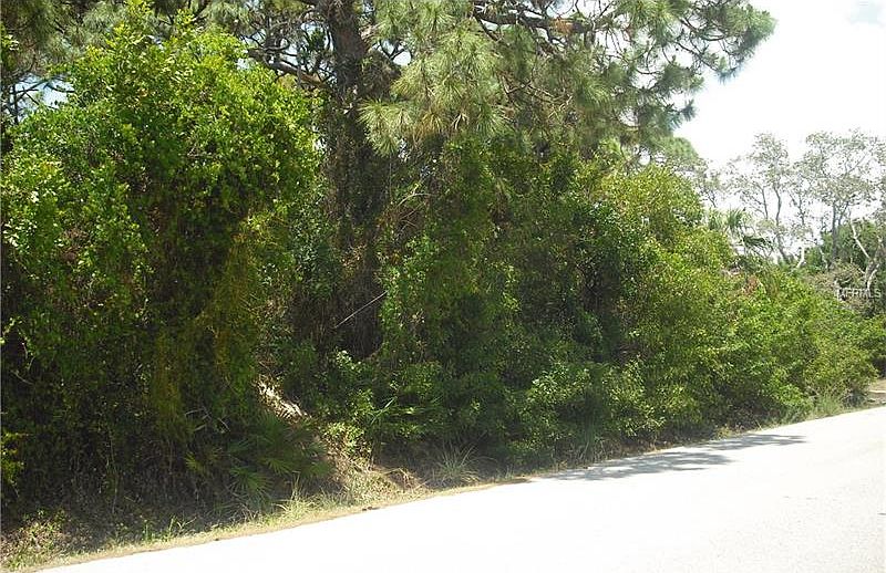 2nd image of 39 Tamiami Trl S
