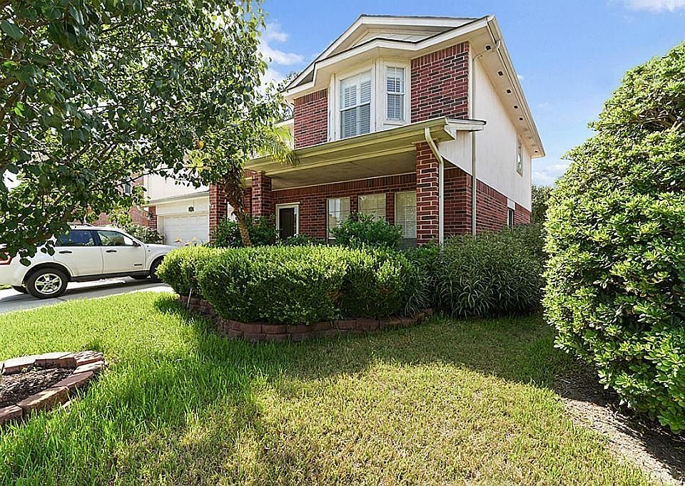 1st image of 26883 Castlecliff Ln