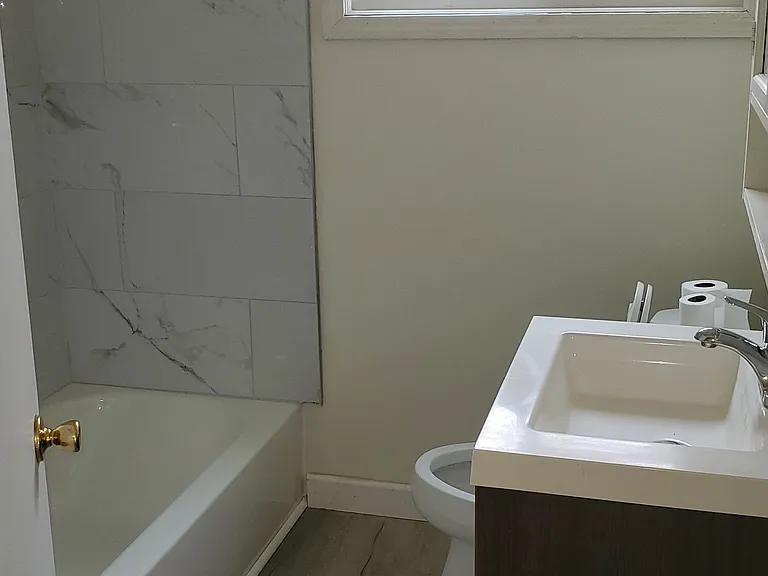 27385 Osmun Ave — Photo 6