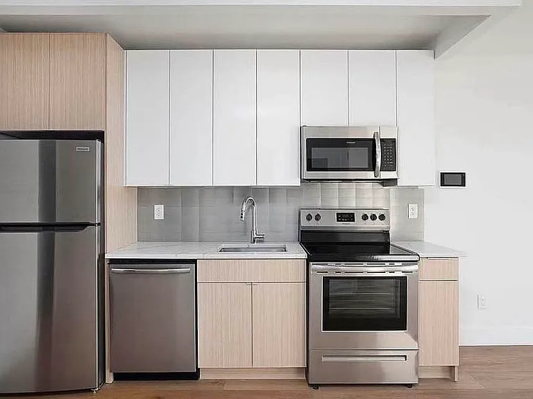 23-33 Astoria Blvd #4A — Photo 3