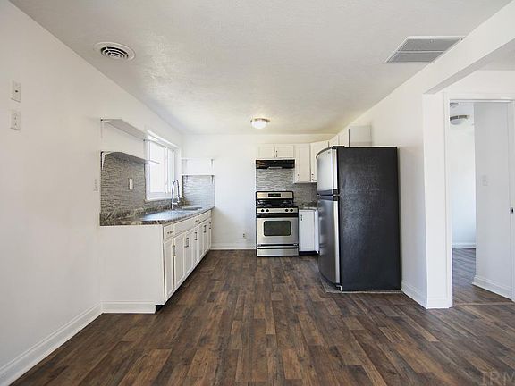4th image of 2823 Edwardsburg Ave
