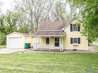 401 Sunnyside Ave, Valley Springs, SD 57068