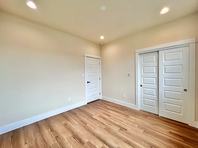 5605 Samuel Huston Ave #1 — Photo 18