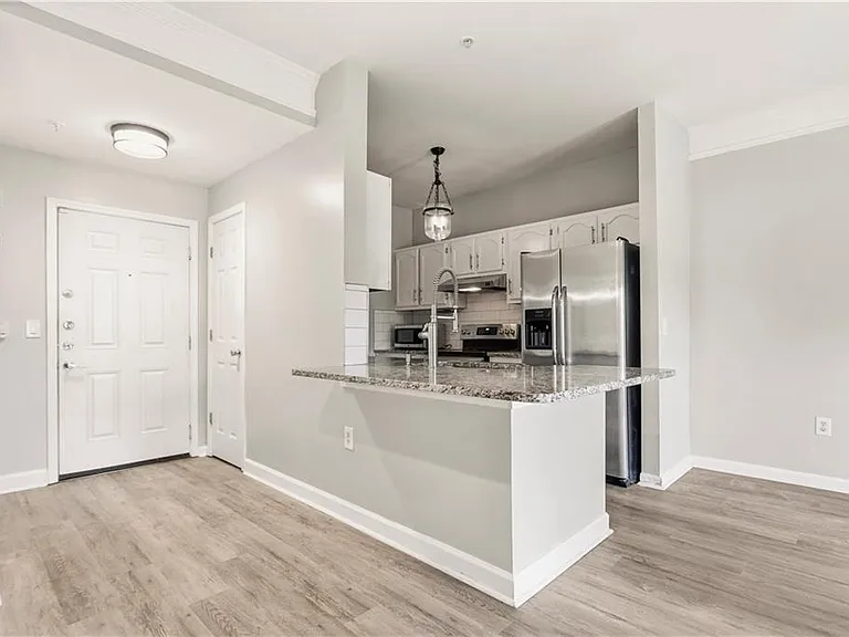 2700 Pine Tree Rd NE #2303 — Photo 2