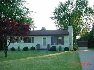 2697 Grovenburg Rd, Lansing, MI 48911