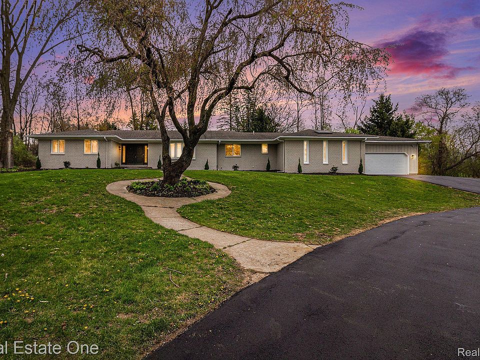 1st image of 10975 Four Lakes Dr