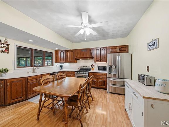 5th image of 8012 W Main St