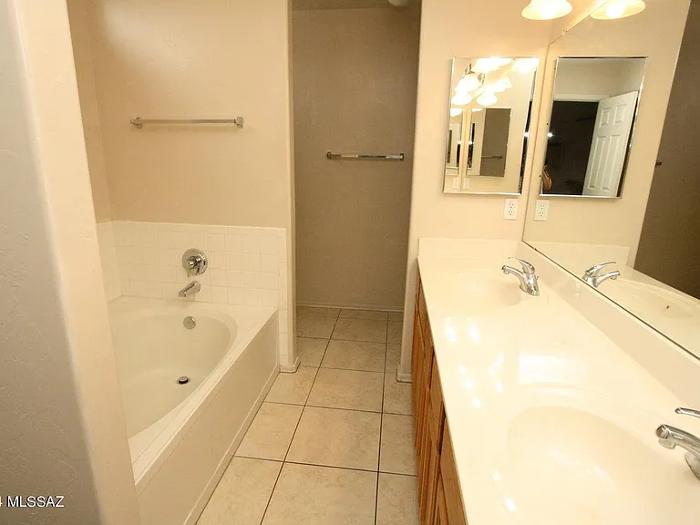 9465 N Elan Ln — Photo 15