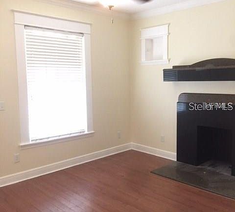 2nd image of 114 S Willow Ave