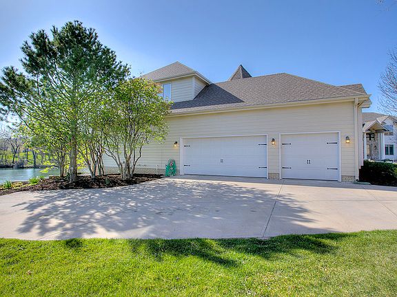 3rd image of 5002 Westlake Cir