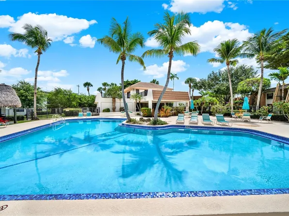 8267 SW 128th St APT 104, Pinecrest, FL 33156