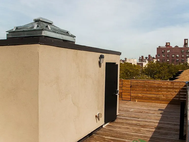 957 Kent Ave #3C — Photo 8