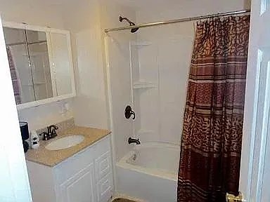 101 2nd St #3 — Photo 5