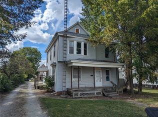 1430 10th St, Charleston, IL 61920