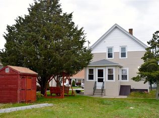 321 Hooper St, Tiverton, RI 02878