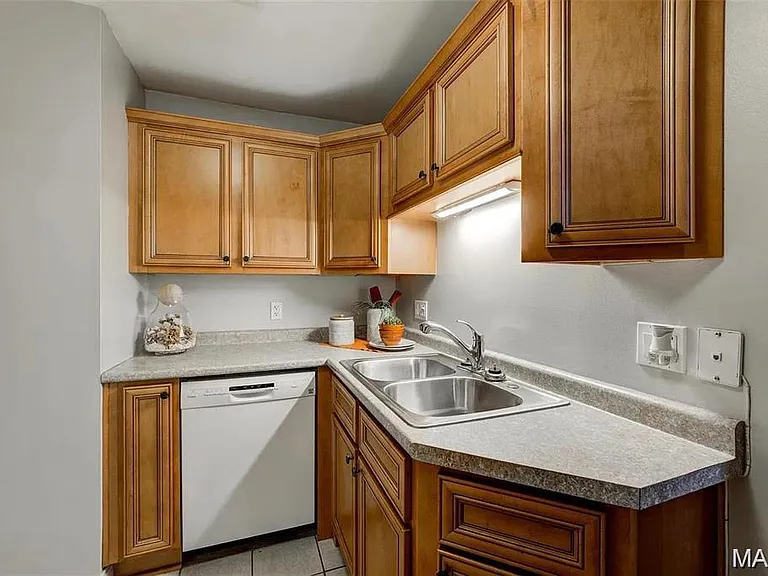 4256 Maryland Ave #LLE — Photo 10