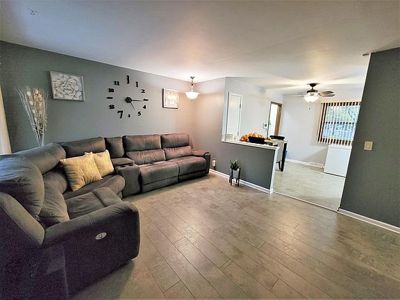 3rd image of 5408 Arnold Ct