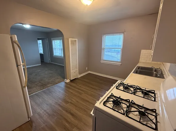 206 Locust St #11, Burlington, IA 52601