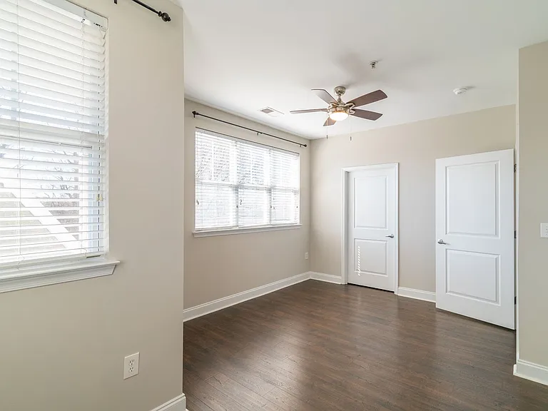 560 Oakland Ave — Photo 26