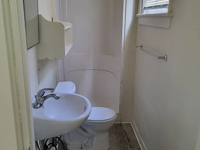 555 Lane Ave NW — Photo 6