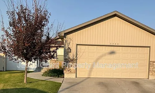 3908 Brighton Cir Photo 1