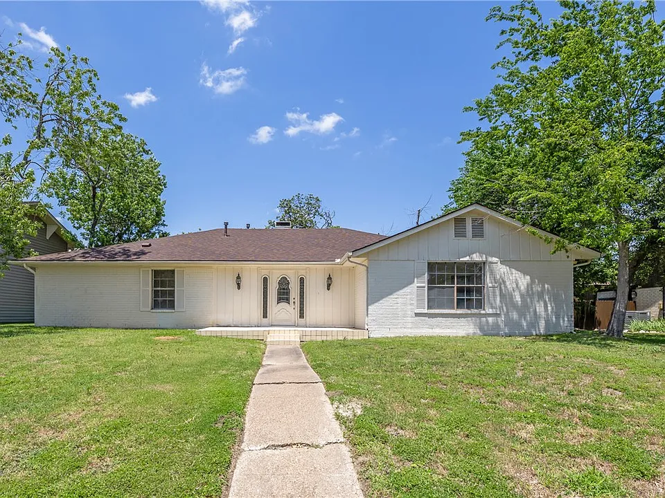 2201 Barak Ln