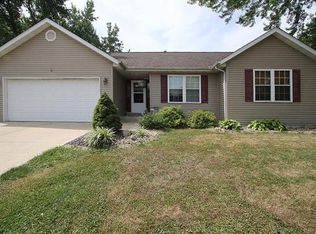 106 Herman St, Highland, IL 62249